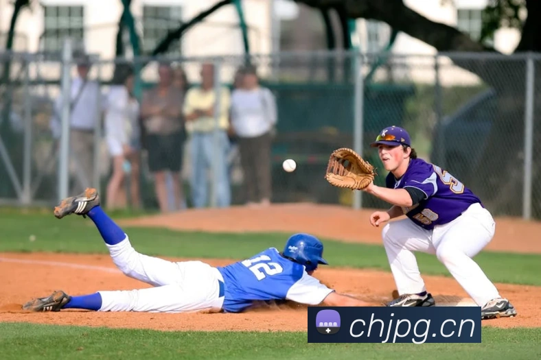 欧冠联赛主题曲背后的故事：一首歌如何点燃全球激情